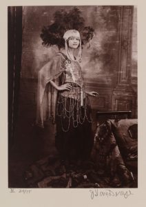James Van Der Zee’s Forgotten Photographic Practice: New Forms of Visual Engagement